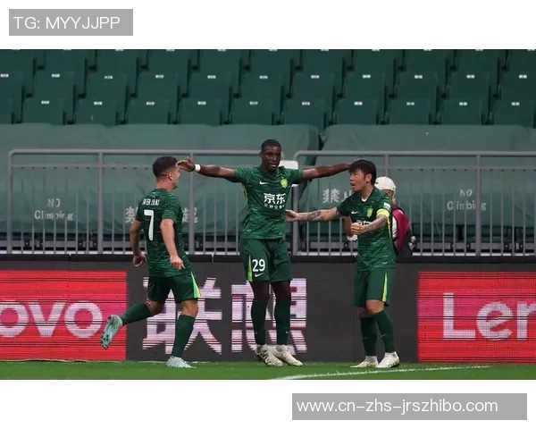 大连一方与北京国安激战正酣谁将赢得这场精彩对决的胜利